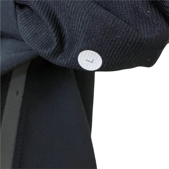 Lululemon Men's Running Shorts Size Large - Picture 9 of 12